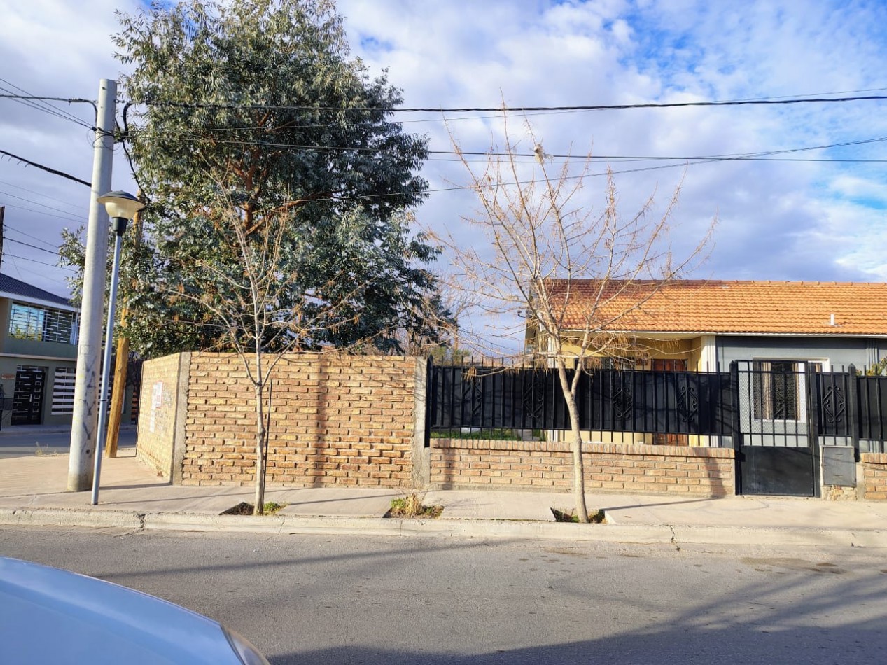 TyM VENDE EN EXCLUSIVA: PROPIEDAD UBICADA EN BARRIO PUEBLO NUEVO (LOTE ESQUINA) / CUTRAL- CO. APTA PARA CREDITO HIPOTECARIO.