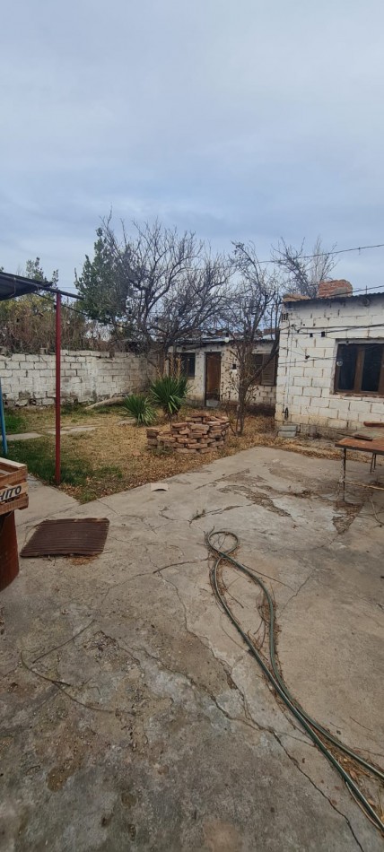 TyM VENDE EN EXCLUSIVA: CASA Y DEPARTAMENTO EN CUTRAL-CO 