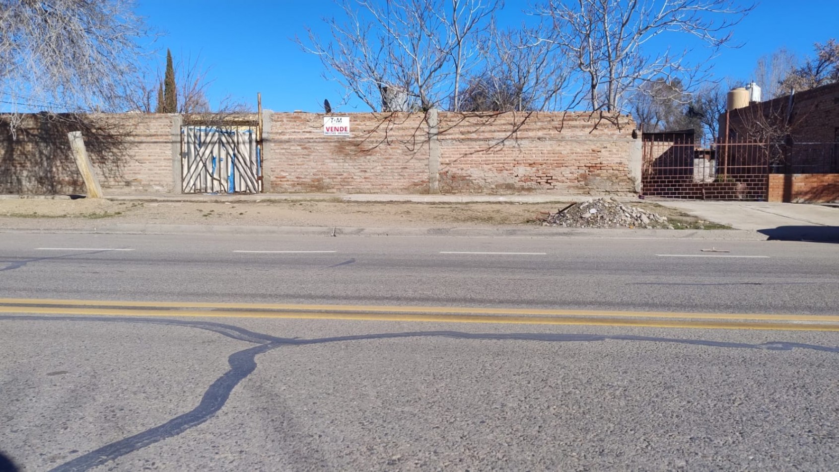TyM VENDE: LOTE ESQUINA EN ZONA CENTRO DE CUTRAL-CO 