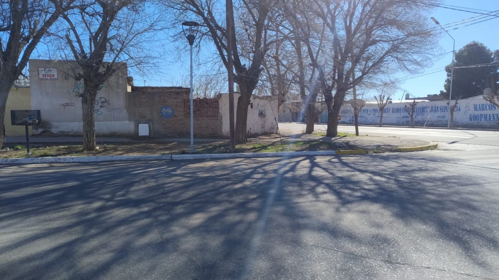 TyM VENDE: LOTE ESQUINA EN ZONA CENTRO DE CUTRAL-CO 